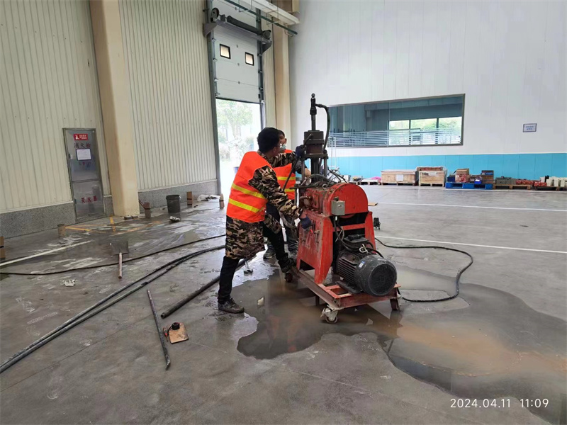 郁南厂房地面下沉塌陷注浆加固施工